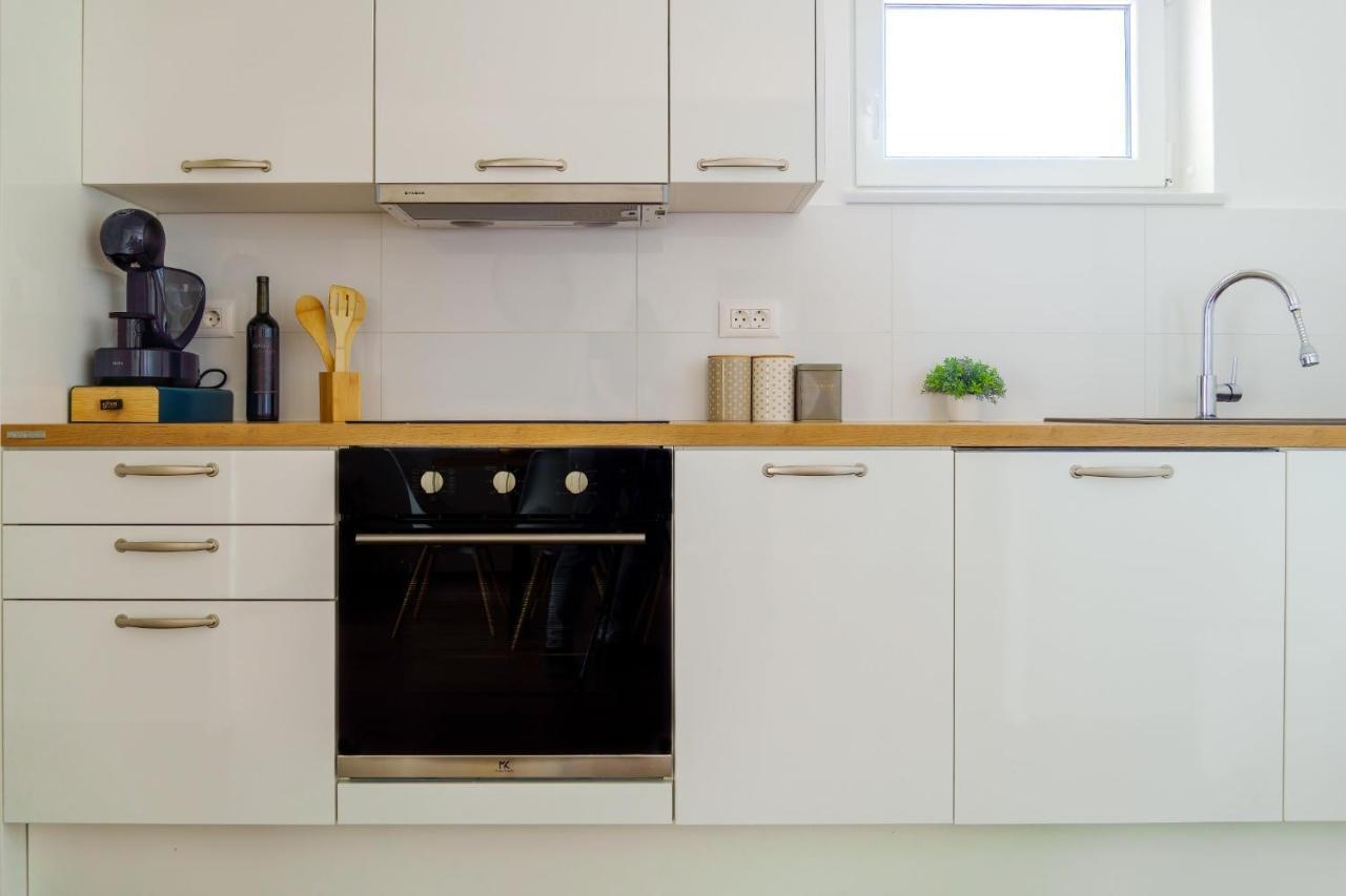 Family Apartment Vitlic Макарська Екстер'єр фото